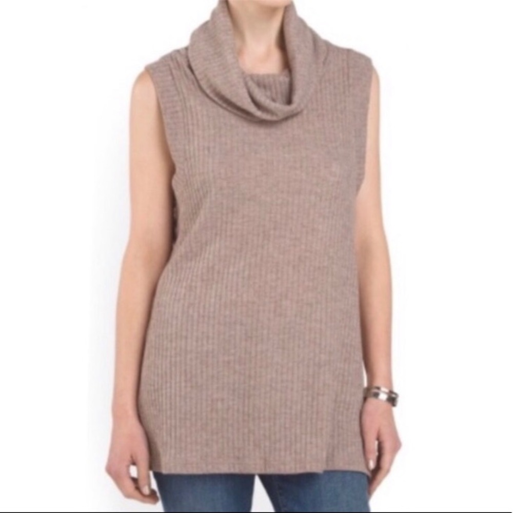 ✨ Cowl neck tunic ✨ - Picture 1 of 3